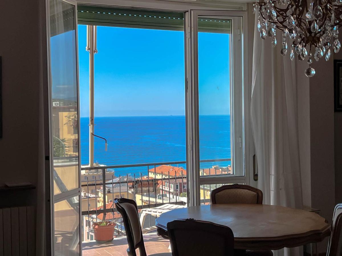 Grande Appartamento Vista Mare ヴァラッツェ エクステリア 写真