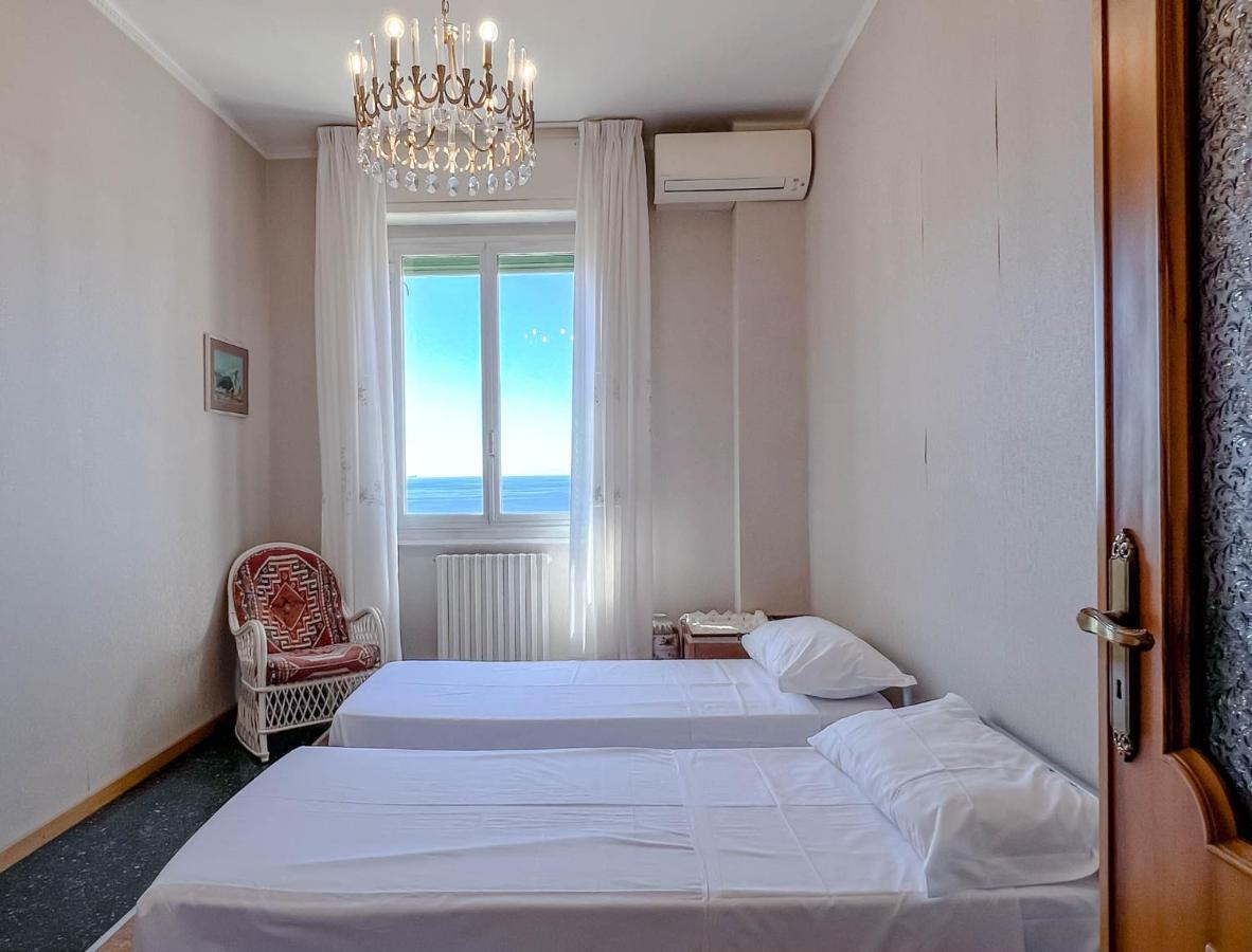Grande Appartamento Vista Mare ヴァラッツェ エクステリア 写真