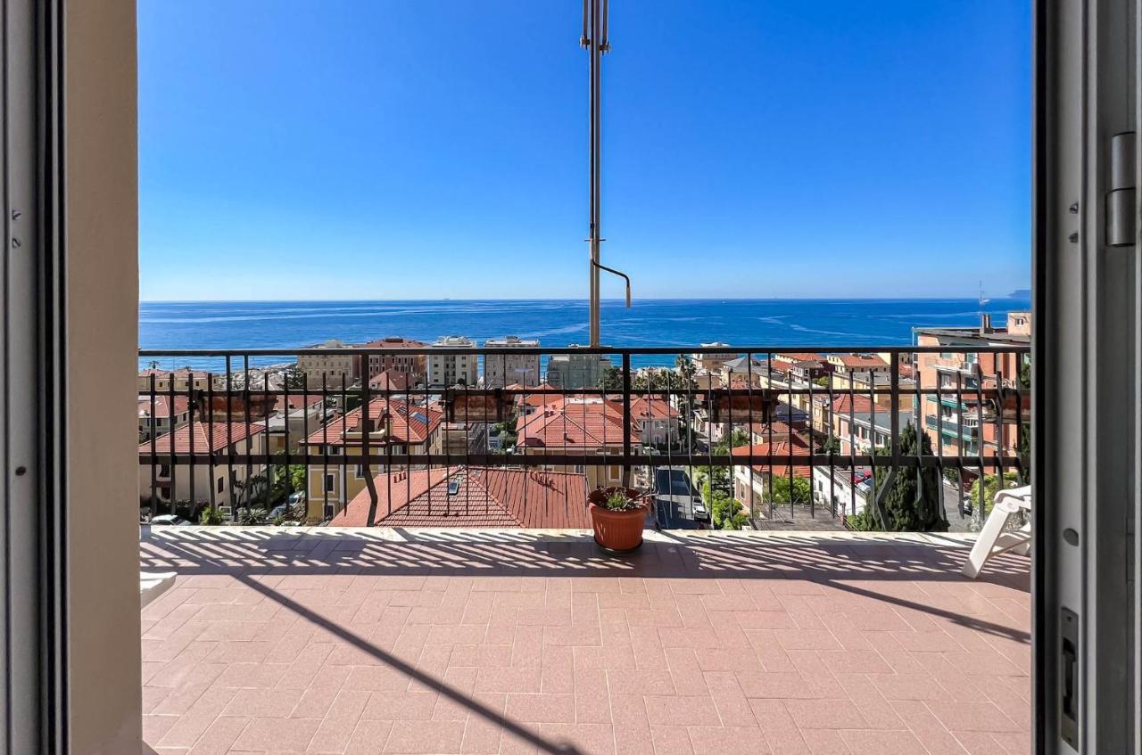 Grande Appartamento Vista Mare ヴァラッツェ エクステリア 写真