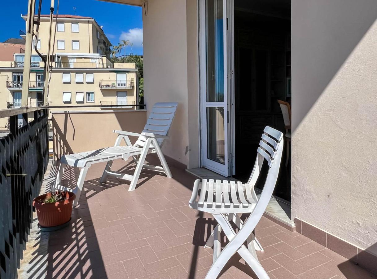 Grande Appartamento Vista Mare ヴァラッツェ エクステリア 写真